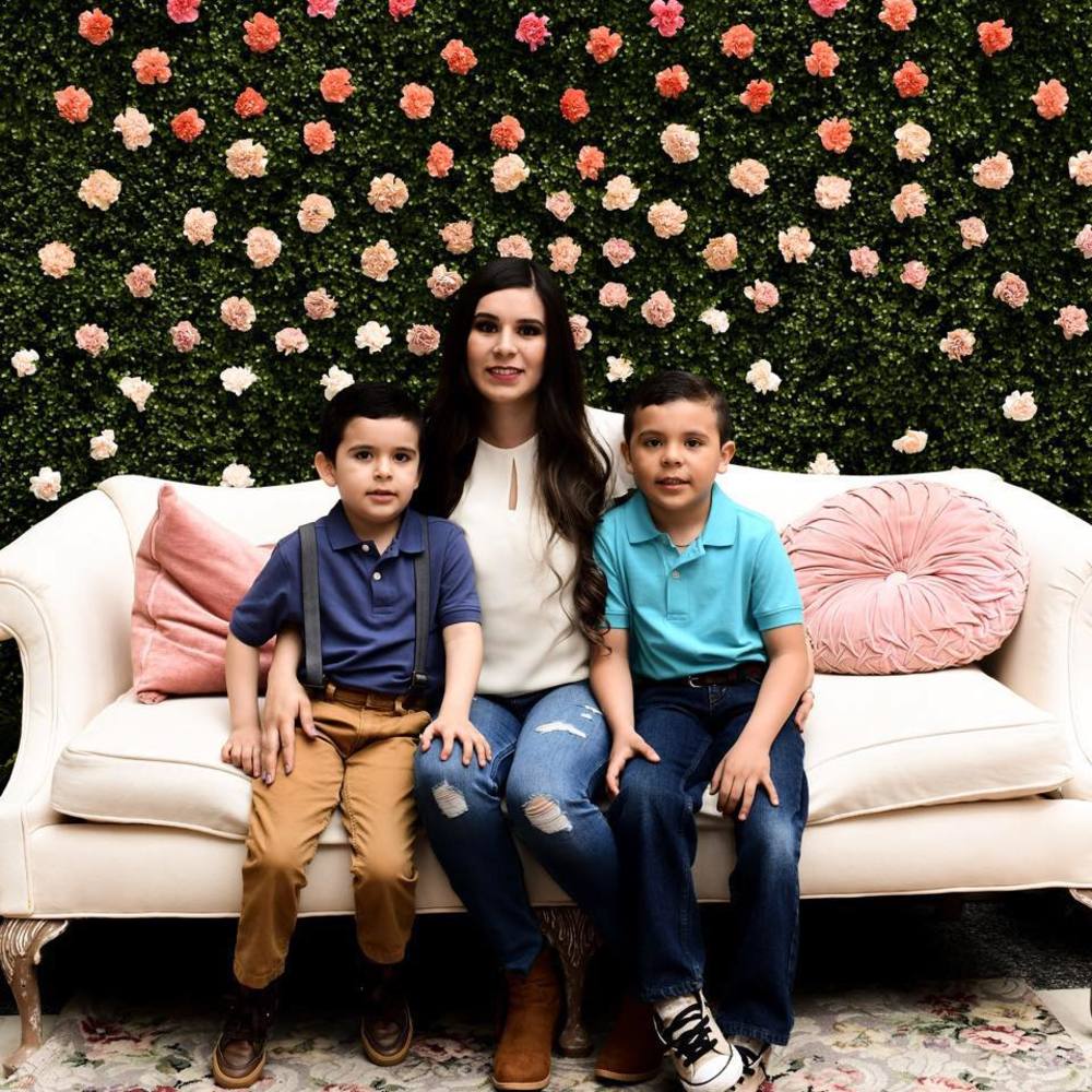 Meet your Posher, Oly